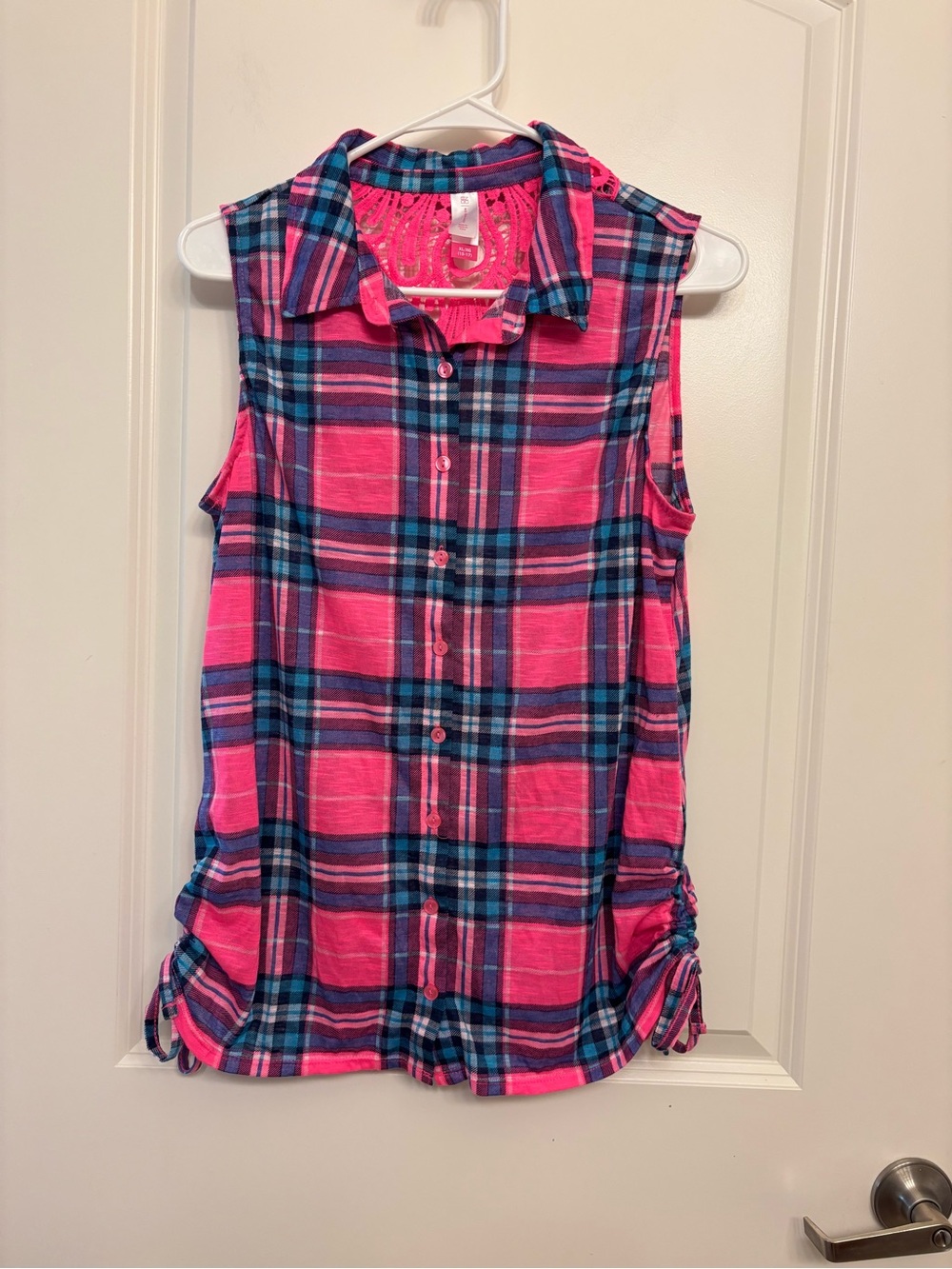 No Boundaries Hot Pink & Blue Plaid Sleeveless Button-Up Top